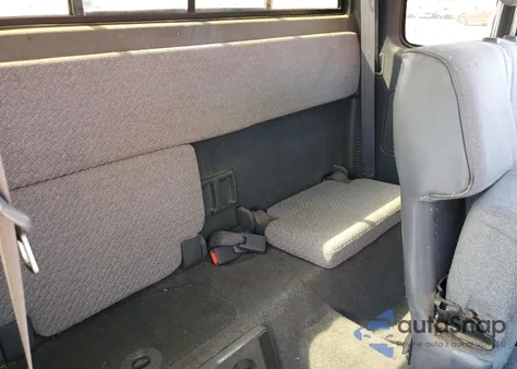 1997 Toyota Tacoma Xtracab z USA, uszkodzony, nr VIN 4TAWN72N2VZ264266